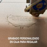 Personalización de caja para el envío de nuestros artículos. Embalaje personalizado. Personaliza tus regalos.